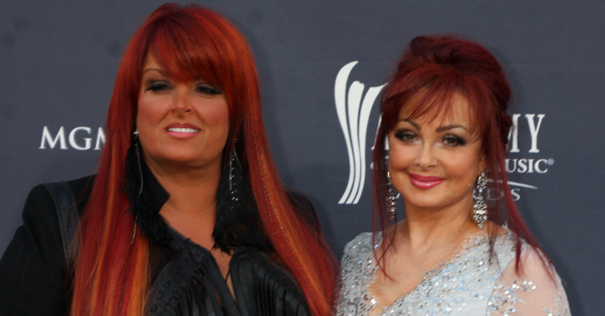 Wynonna Judd Honors Naomi Judd At Country Music Hall Of Fame Induction